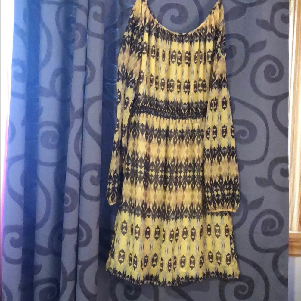 Women’s Visible Shoulders Casual Dress